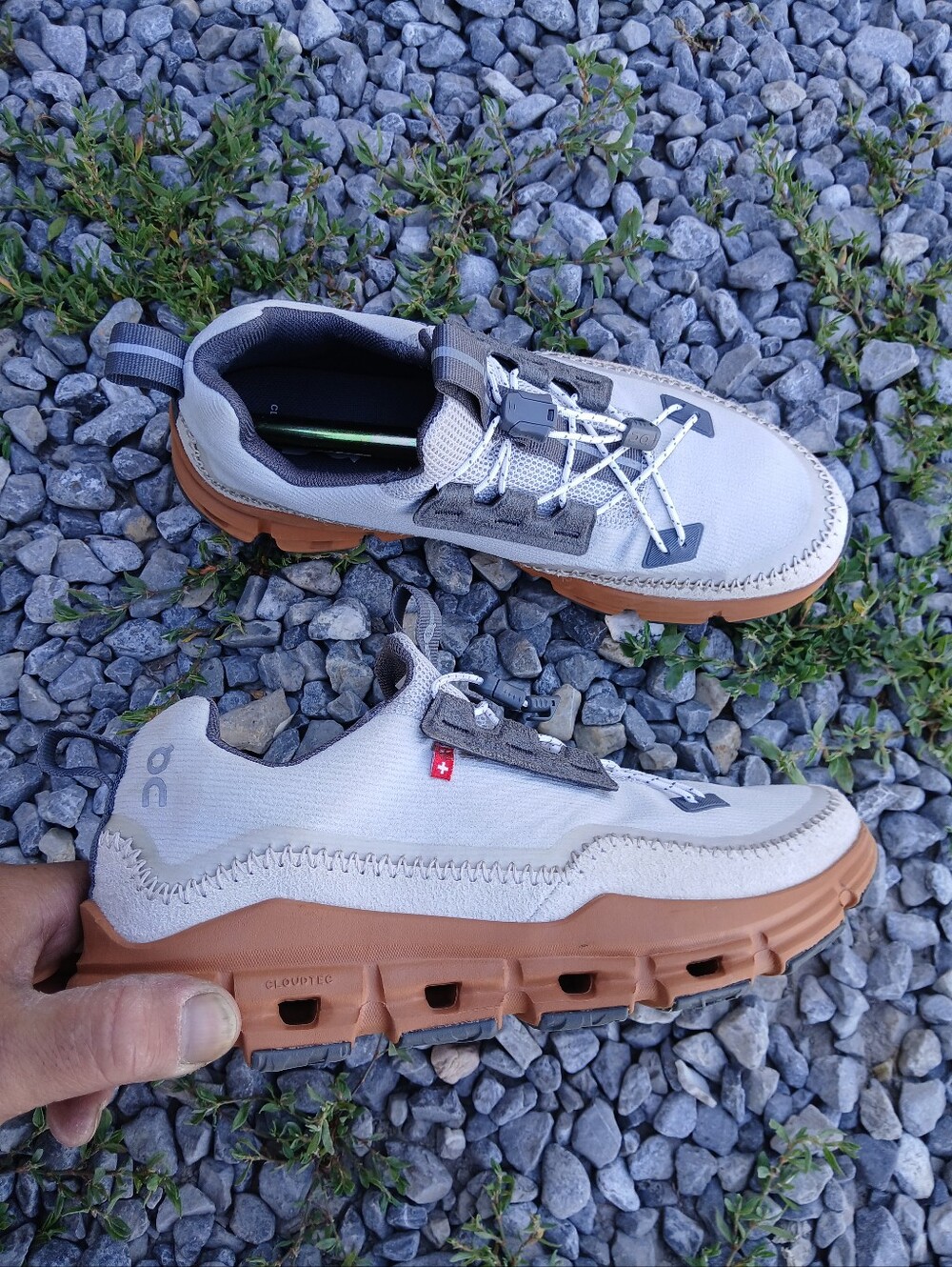 On CloudawayAthletic/Lifestyle Rugged Shoes Size 7.5 for Women